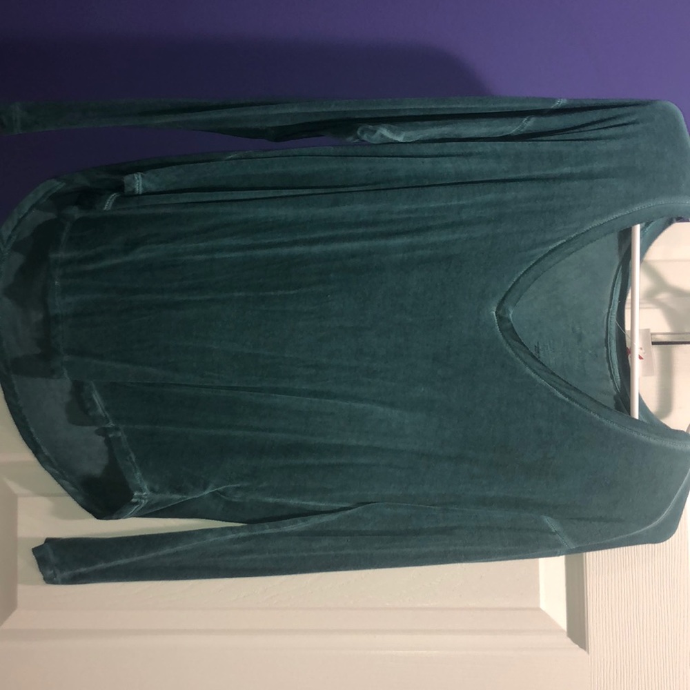 NWT American Eagle v-neck long sleeve